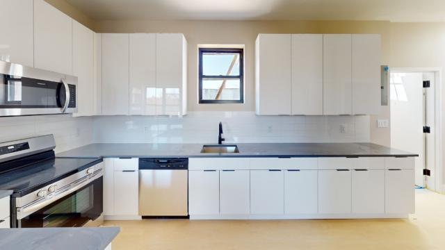 Foto principal - 3 bedroom in Brooklyn NY 11229