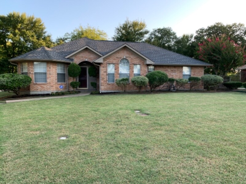 Primary Photo - 10518 Woodland Dr