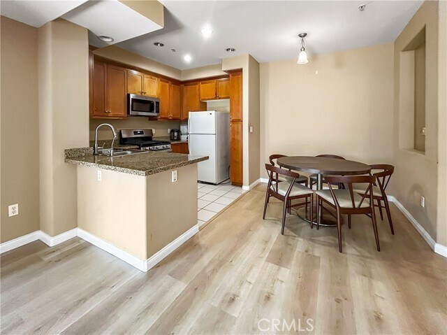 Foto del edificio - 360 W Ave 26