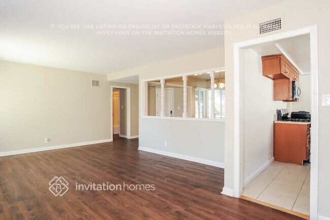 Building Photo - 10944 Haskell Ave