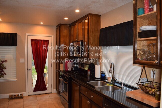 Building Photo - 2 br, 2 bath House - 4533 Antelope Park Way