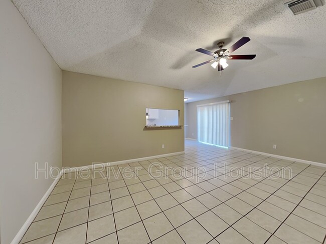 Building Photo - 5130 E Orem Dr