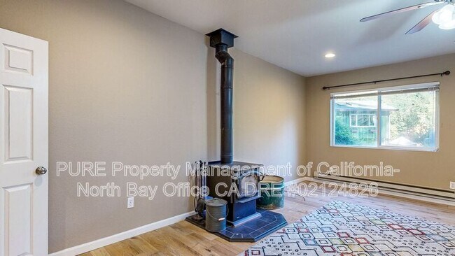 Foto del edificio - 15470 Hay Ln