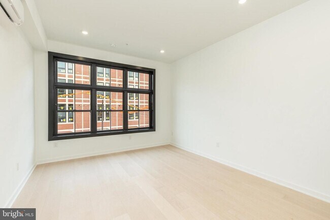 Foto del edificio - 2414 Frankford Ave