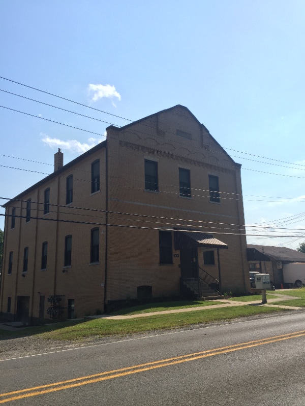 Primary Photo - 7621 Noblestown Rd
