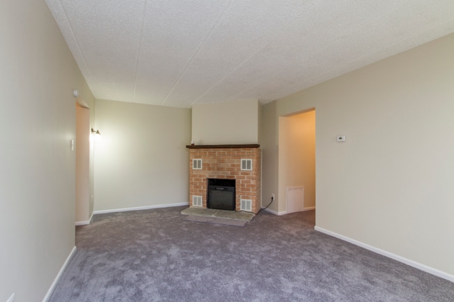 Building Photo - 300 Washington Pl