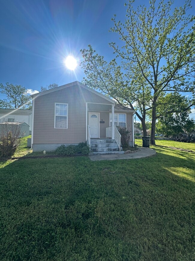 Building Photo - 317 S Market St