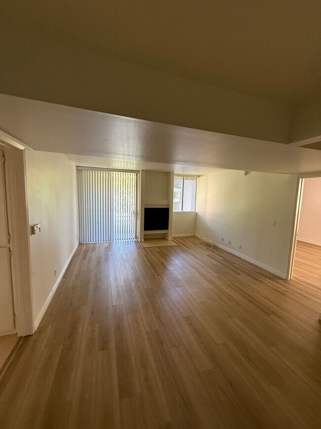 Building Photo - Beautifully located 2 Bedroom, 2 Bathroom, Canoga Park Condominium for Lease!