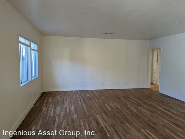 Building Photo - 2 br, 1 bath House - 5724 Lemona Ave.
