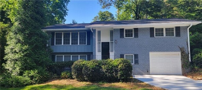 Building Photo - 2497 Wentworth Dr NE