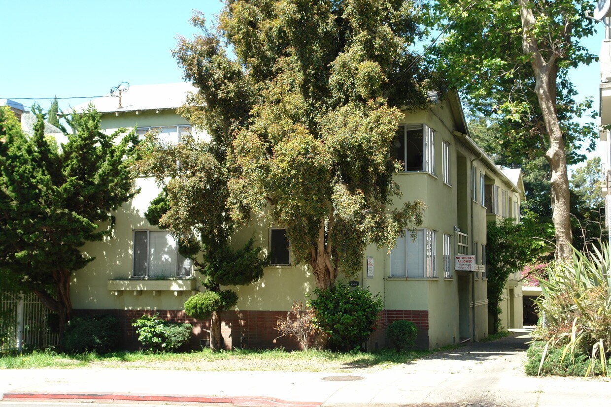 Primary Photo - 2550 College Ave