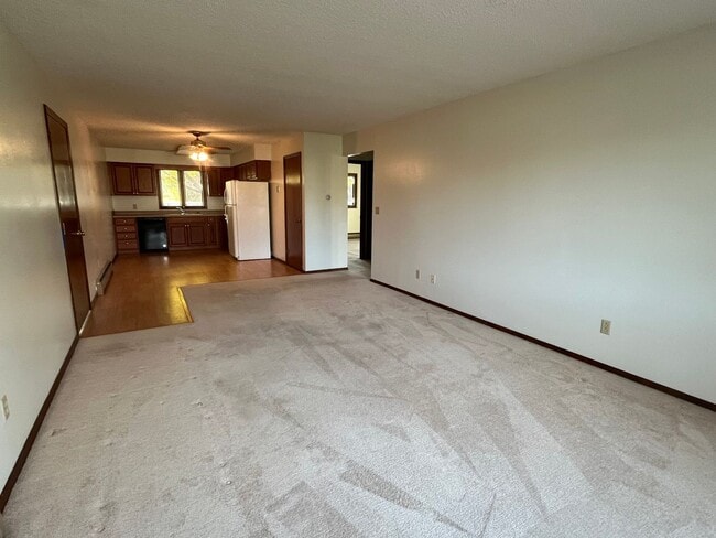 Foto del edificio - 615 6th St NE