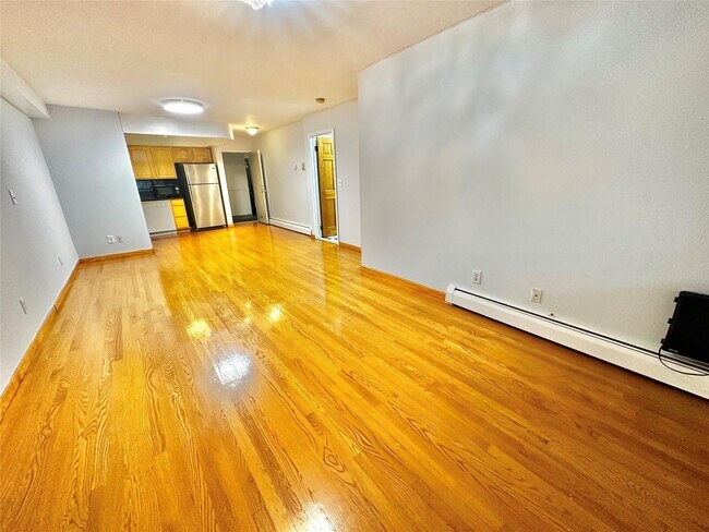 Foto del edificio - 43-23 215th Pl