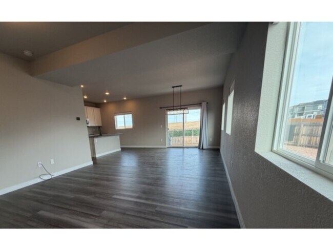 Foto del edificio - Welcome to a corner-lot newer build home in Lorson Ranch that offers comfort and convenience all in