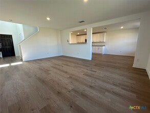 Building Photo - 945 Heartseed Ave