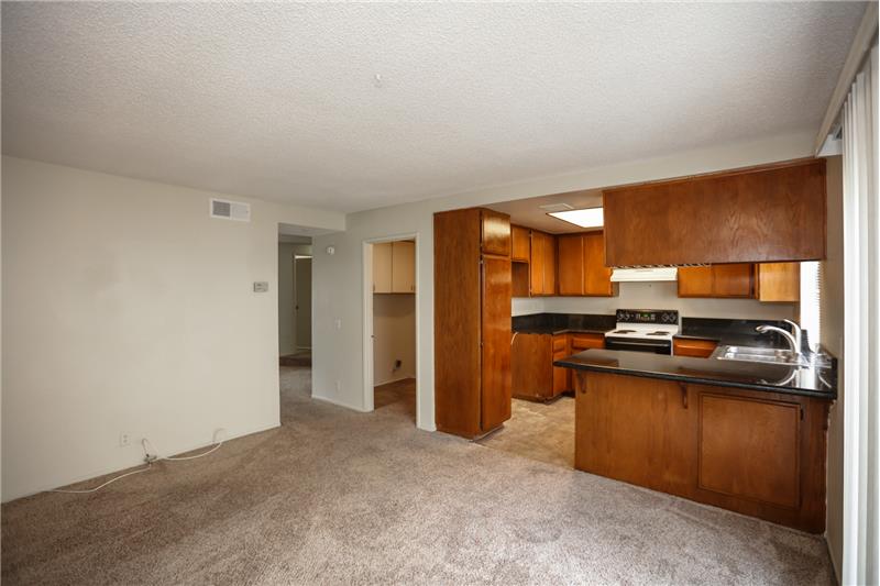 11300 Foothill Blvd, Lake View Terrace, CA 91342 Room for Rent in