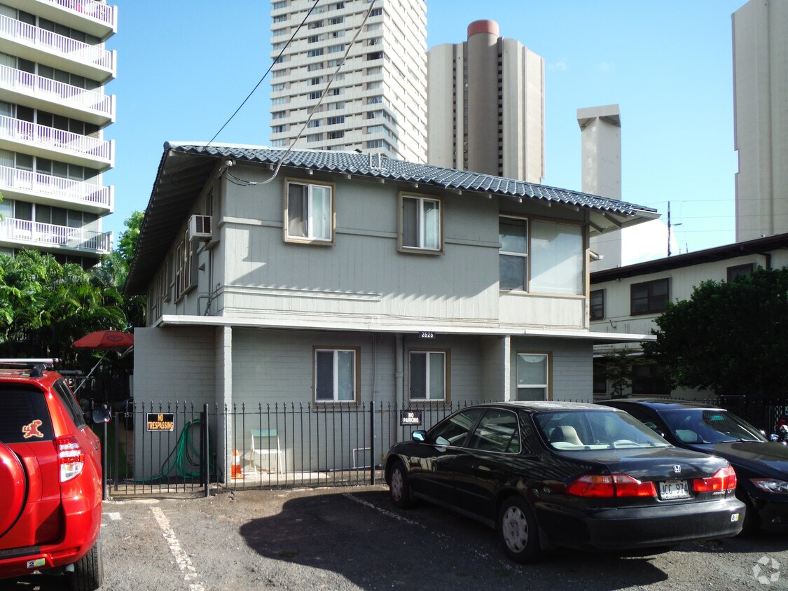 Building Photo - 2525 Kapiolani Blvd