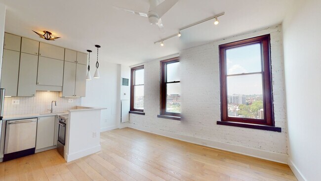 Foto del edificio - Modern Studio Apartment in Historic Buildi...