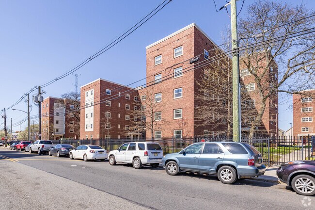 Foto del edificio - Oakwood Plaza Revitalization