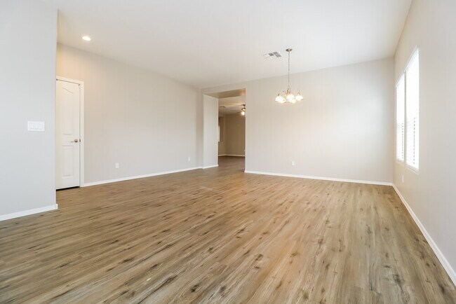 Building Photo - 6095 S 255th Dr