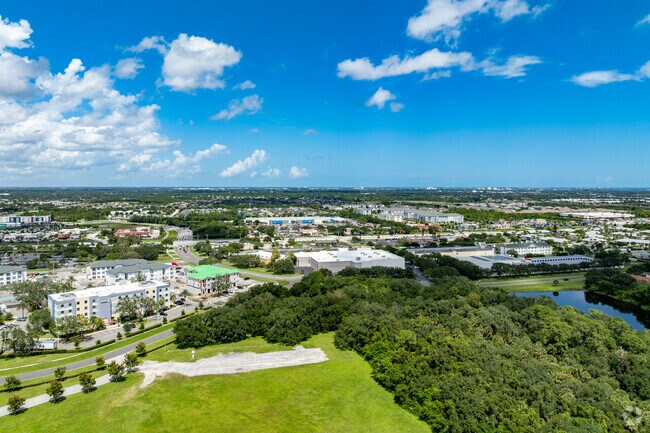 1420 Sportsman Ln NE - Magnolia at Palm Bay