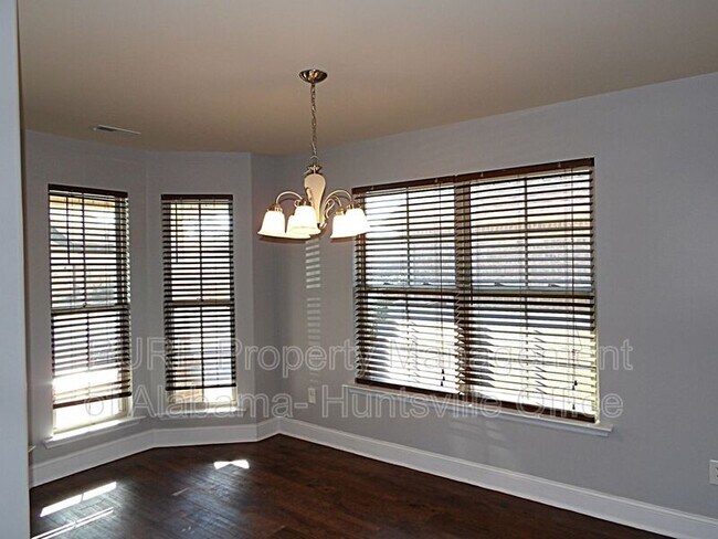 Foto del edificio - 706 Oak Cove Ln NW