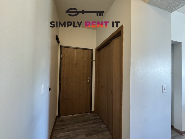 Foto del edificio - 3 Bedroom 2 Bathroom with Internet!