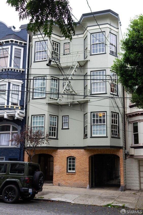 Primary Photo - 59 Landers St