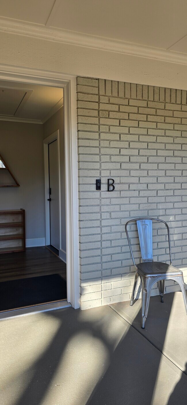 Entrada de la Unidad B - 1224 Hosea L Williams Dr NE