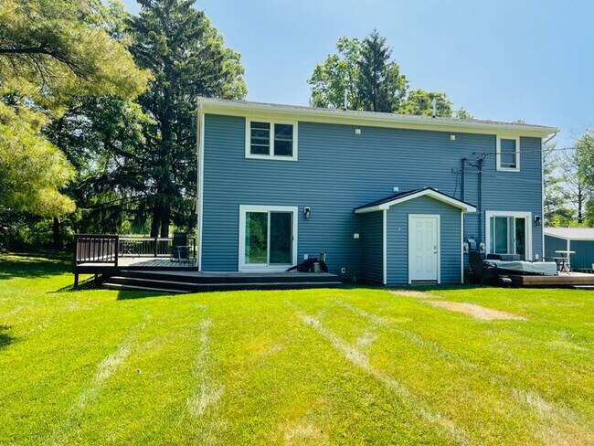 Foto del edificio - 5540 Bentley Lake Rd