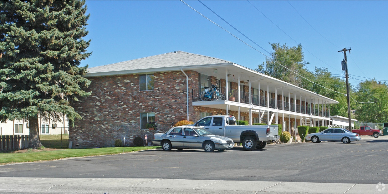 Primary Photo - Whitworth Court