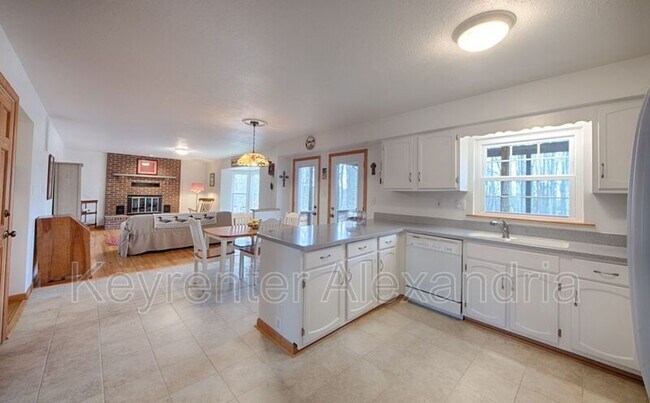 Building Photo - 15797 Moncure Dr