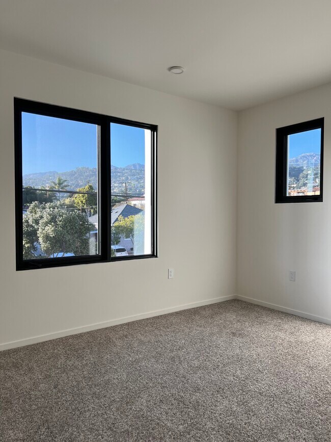 Foto del edificio - 732 Bond Ave