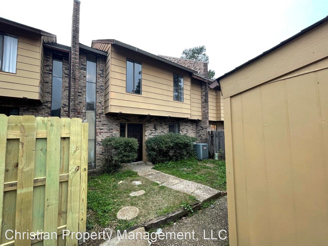 1255 E County Line Rd, Jackson, MS 39211 House for Rent in Jackson