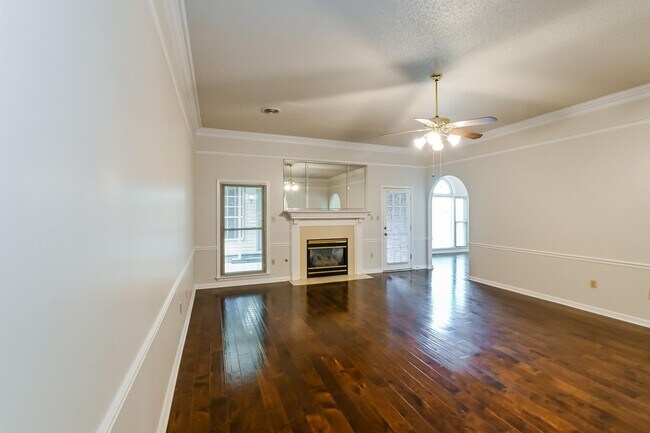 Foto del edificio - 7073 Gleneagles Dr