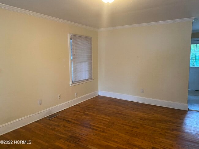 Building Photo - 1301 S 39th St