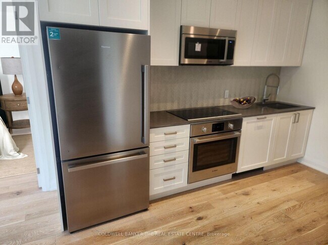 Photo du bâtiment - 293 The Kingsway