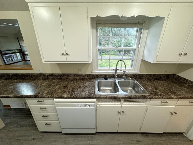 Building Photo - 306 S Owen Dr