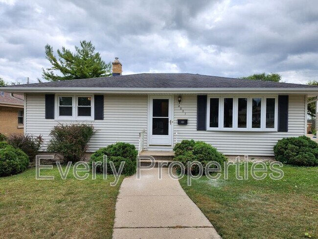 Building Photo - 4021 Harding Rd