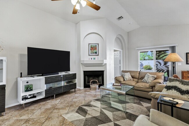 Foto del edificio - 144 S Kingston St