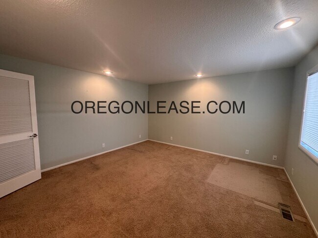 Foto del edificio - Spacious Home in Prime Ferry Street Bridge...
