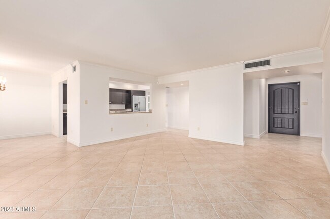 Foto del edificio - 6282 E Pinchot Ave