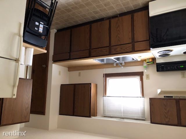 Building Photo - 2 br, 1.5 bath Apartment - 108 Elm Street