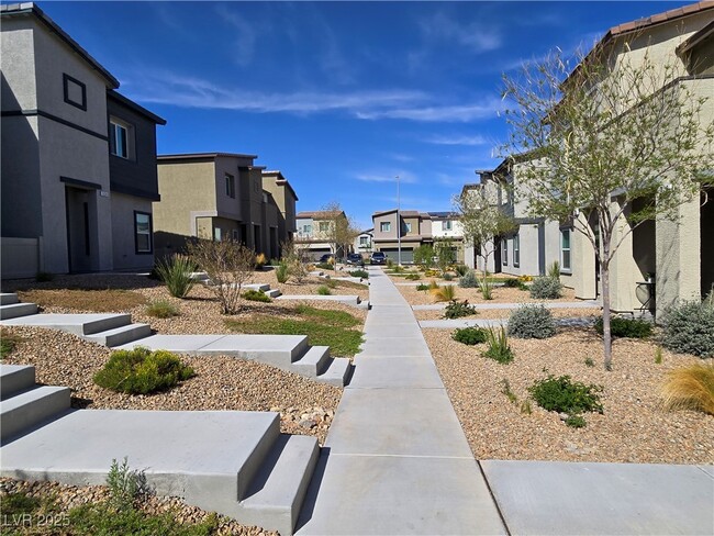 Foto del edificio - 531 Thistleberry Ave