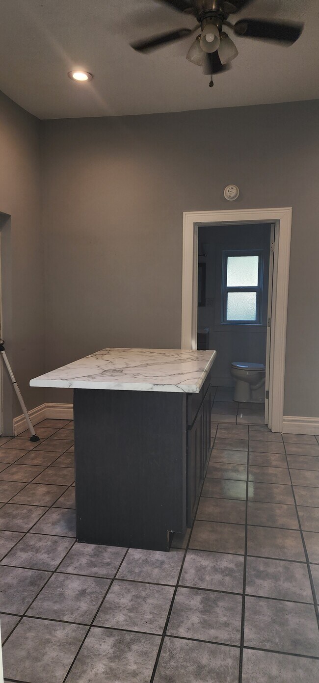 Foto del edificio - 4277 Margaretta Ave