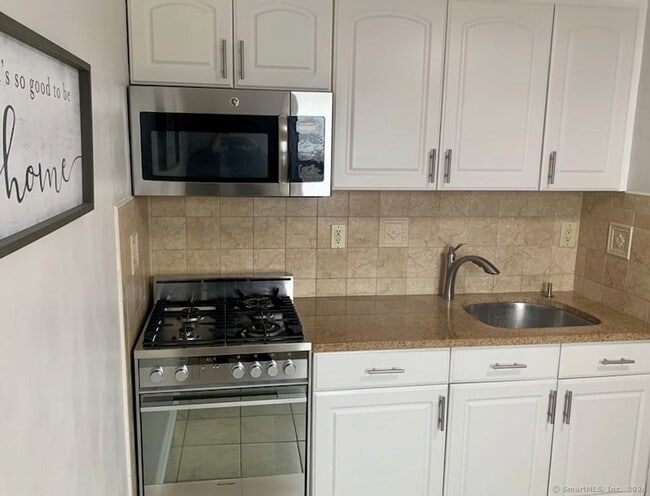 Photo - 1070 E Main St Apartment