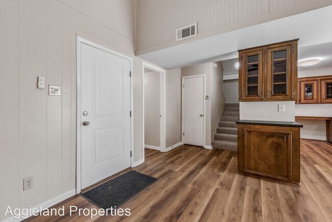 Building Photo - 3 br, 2 bath House - 2924 Cherry Creek Cir