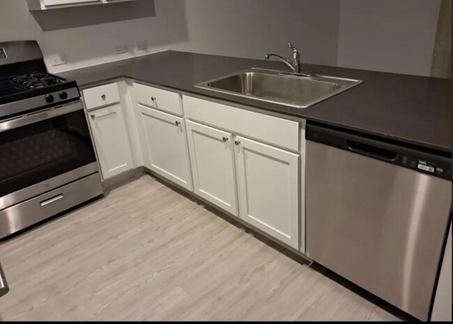 Foto del edificio - 3819 Millbrook Wy