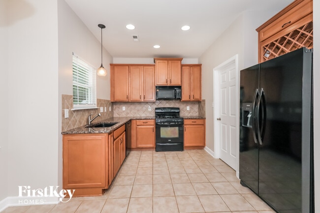 Foto del edificio - 4107 High Shoals Dr