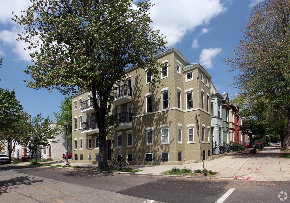 Building Photo - 1120 7th St NE